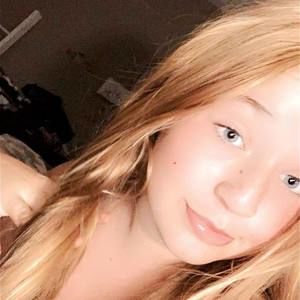 Meet your Posher, Abbey